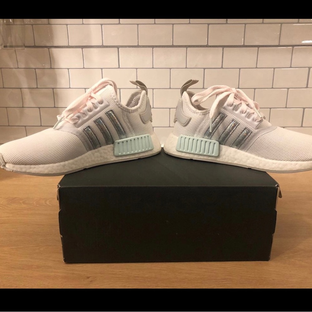Adidas NMD R1 - Picture 4 of 8